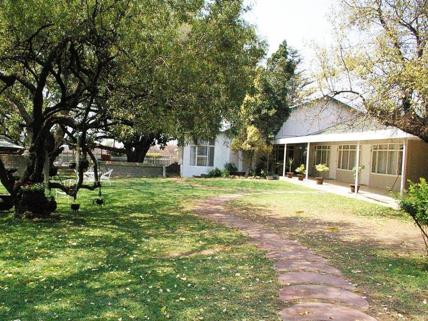 Black Swan Guest House Boshoek Exterior photo