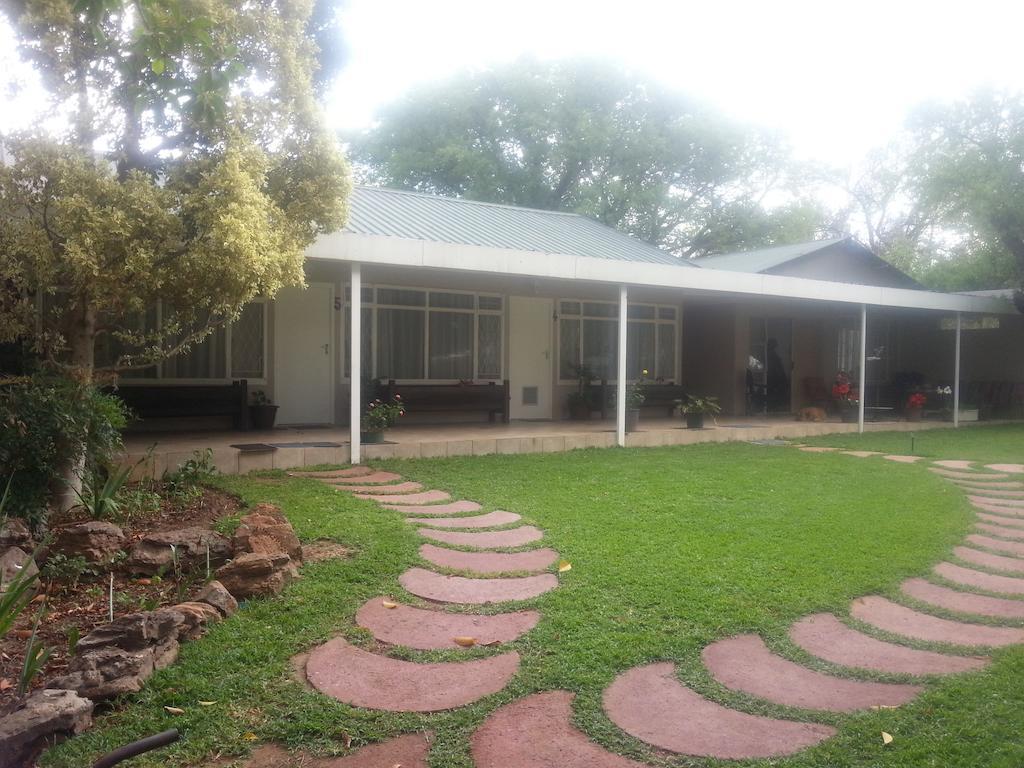 Black Swan Guest House Boshoek Exterior photo